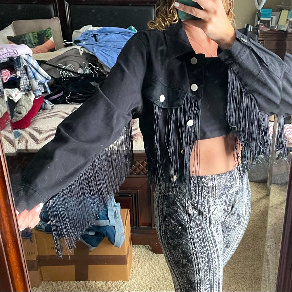 Cropped black jean jacket with fringe size XL never worn